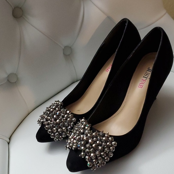 Shoes - Picture 4 of 4